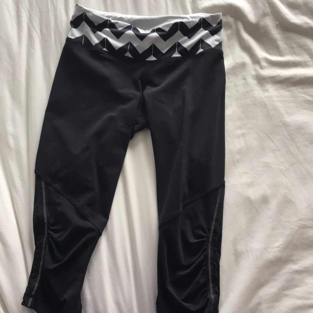 lululemon cropped yoga pants